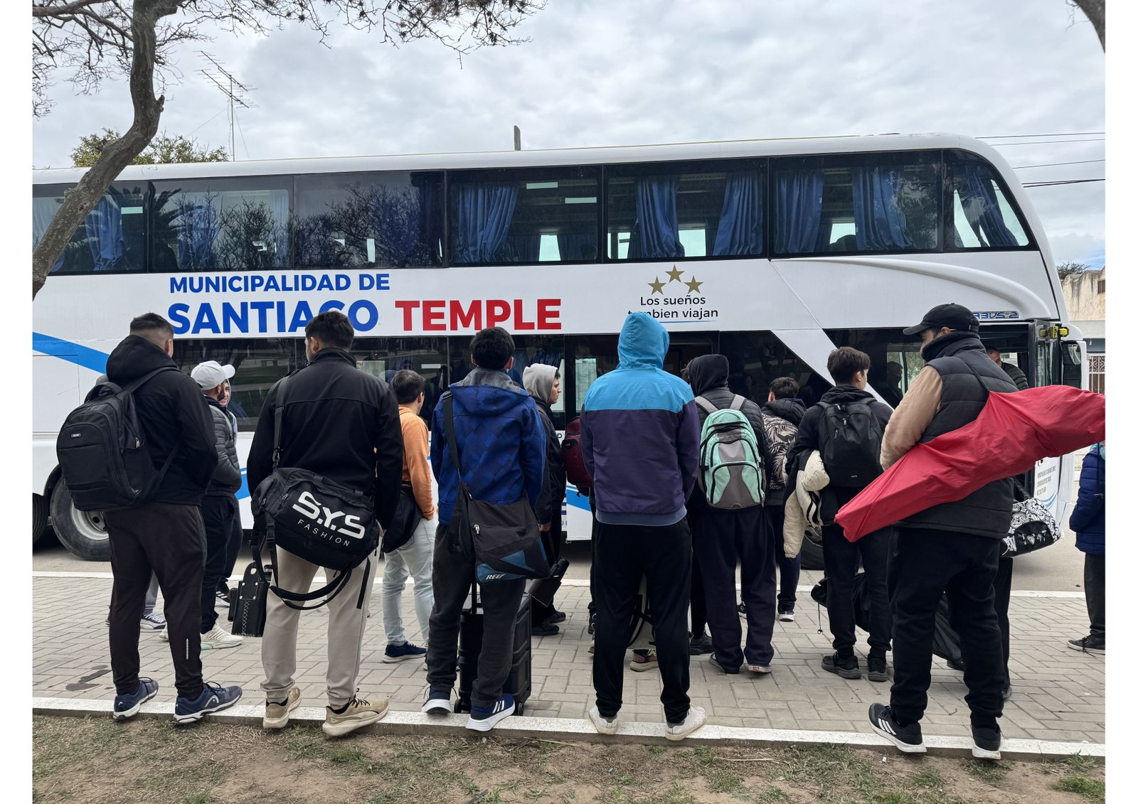 El nuevo colectivo municipal comenzó a acompañar a las instituciones de Santiago Temple