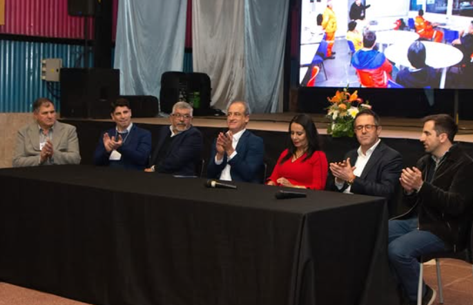 Santiago Temple gestionó 800 becas educativas internacionales para la región