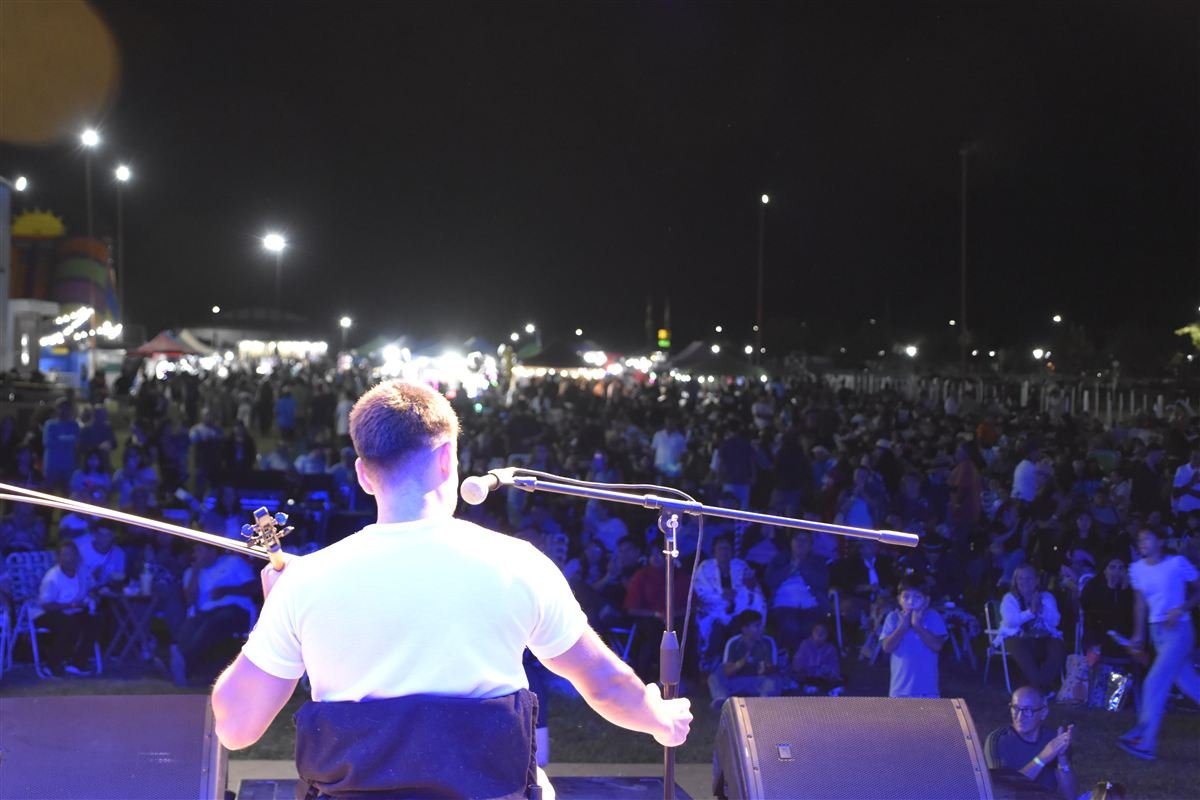 Festival Nocturno de Jineteada y Folklore