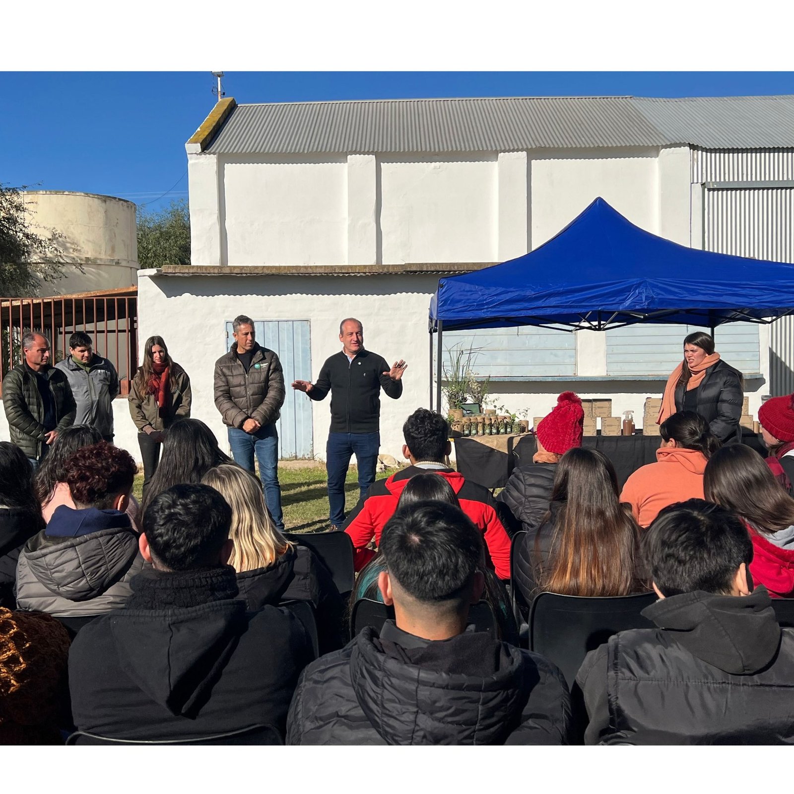 Entrega de semillas y composteras en la jornada de reciclaje